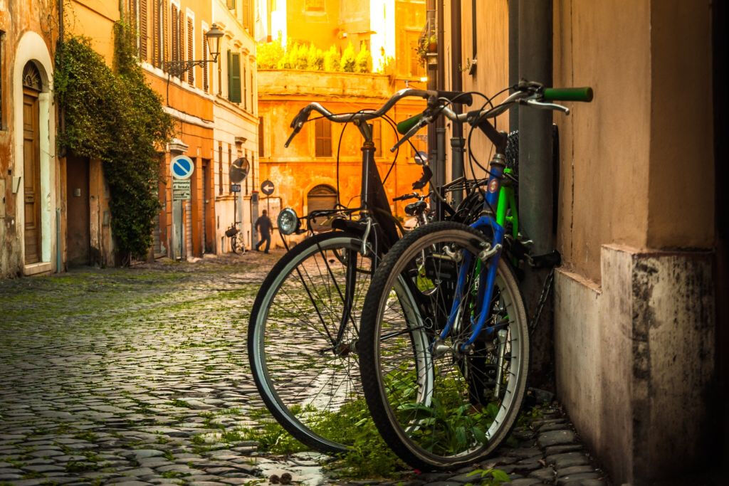 Rome: E-Bike City Tour + Local Street Food