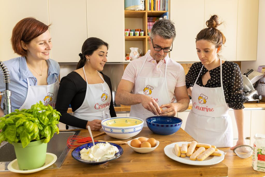 Rome: Market Tour + Private Cooking Class at Local's Home