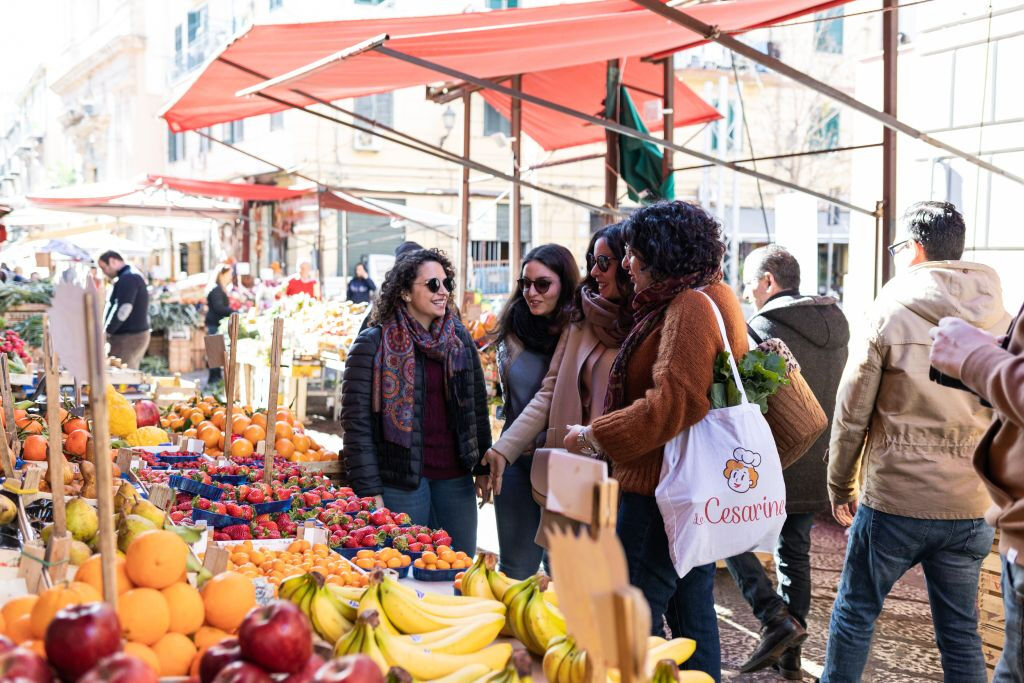 Rome: Market Tour + Private Cooking Class at Local's Home