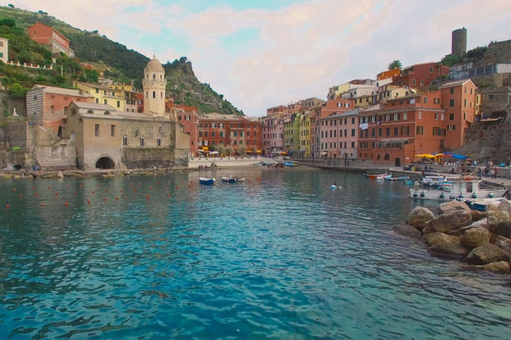 Cinque Terre: Excursión semiprivada de un día desde Florencia + Comida marinera