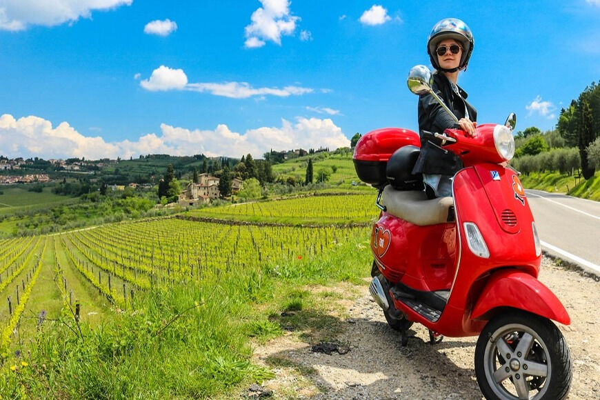 Chianti: Excursión panorámica en Vespa + Entradas para Catas de Vino