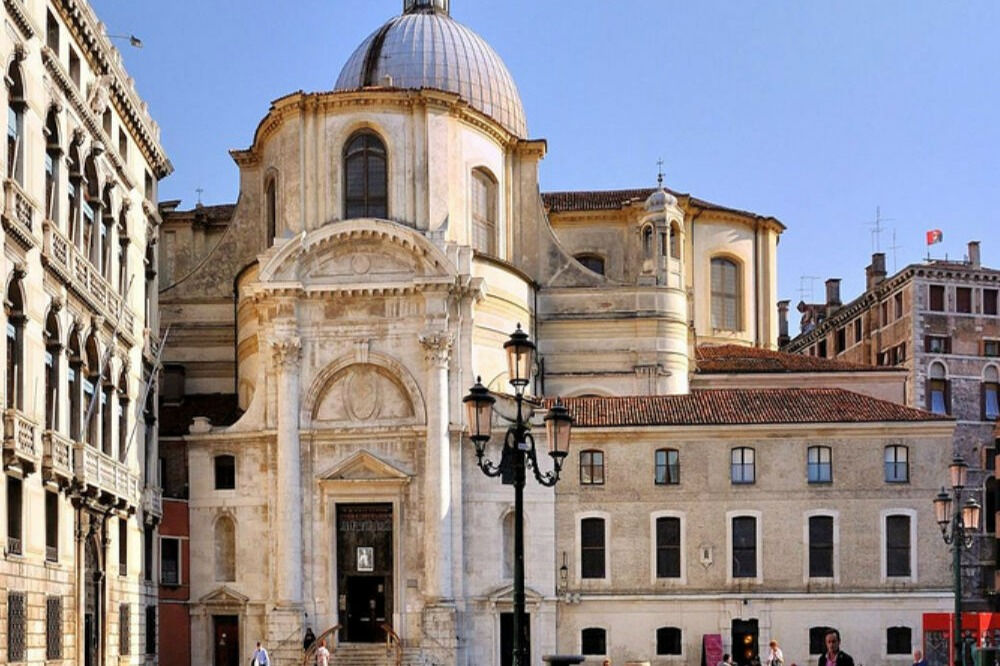 Venice: Legends & Ghosts Walking Tour in Cannareggio