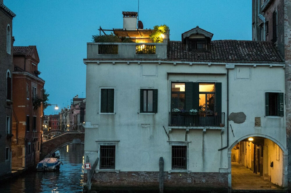 Venice: Legends & Ghosts Walking Tour in Cannareggio