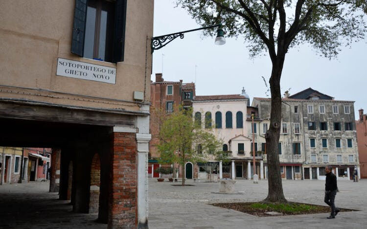 Venice Rialto & Jewish Quarter: Guided Walking Tour
