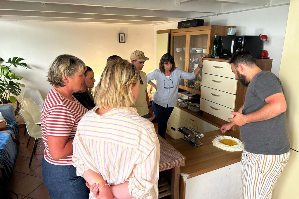 Un'autentica lezione di cucina italiana in un loft milanese