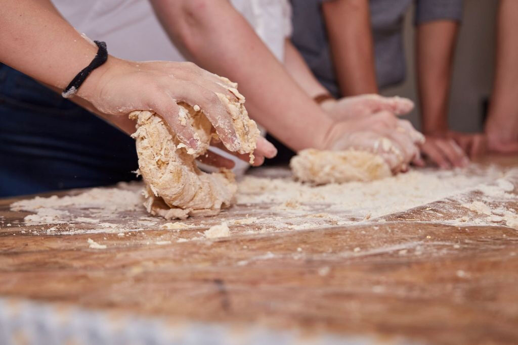 Un'autentica lezione di cucina italiana in un loft milanese