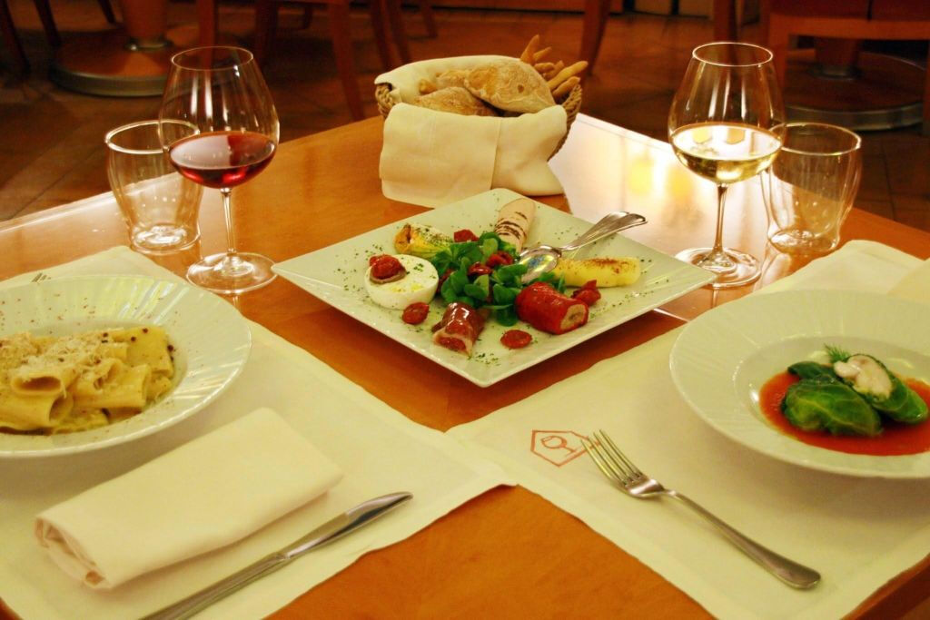 Rome: Luxury Gourmet Dinner with Wine Pairing