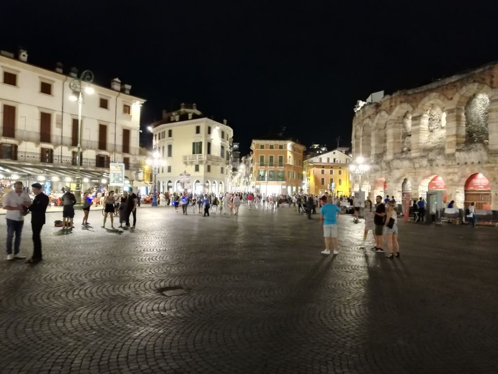 Arena dell'Opera di Verona: Biglietto per l'opera e tour a piedi della città