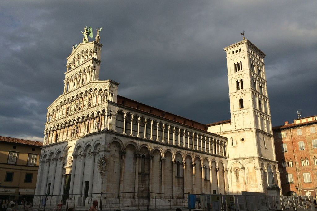 Pisa and Lucca: Day Trip from La Spezia