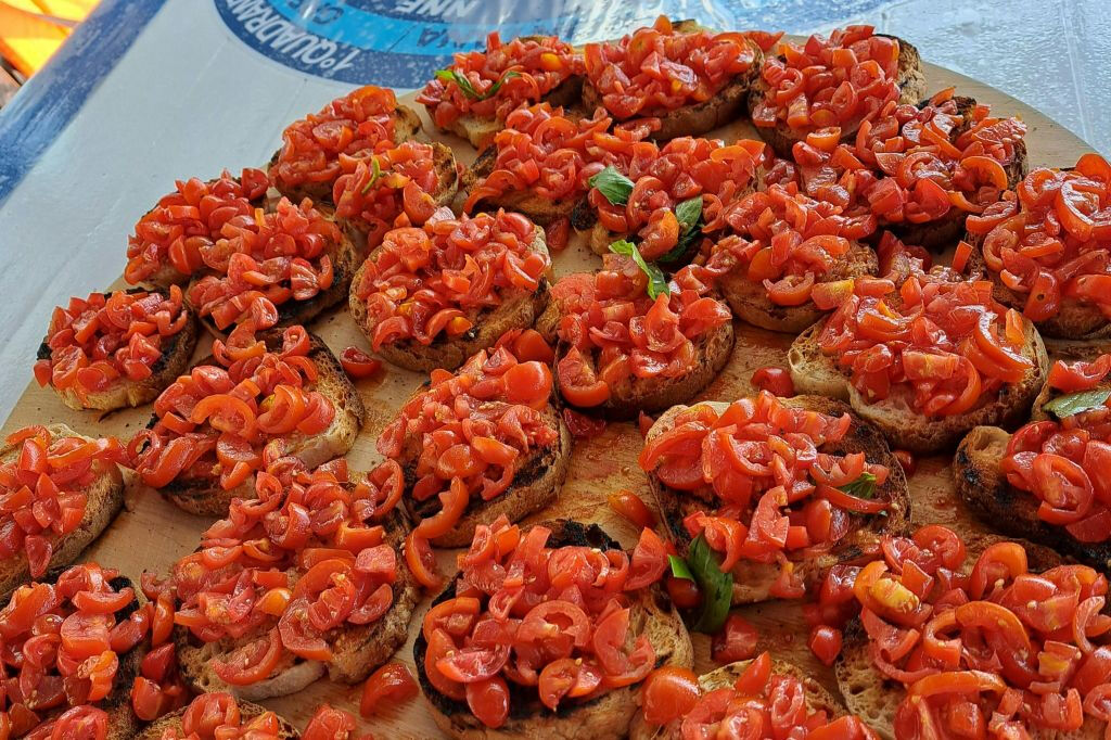 Cruzeiro de um dia para descobrir Ischia com almoço