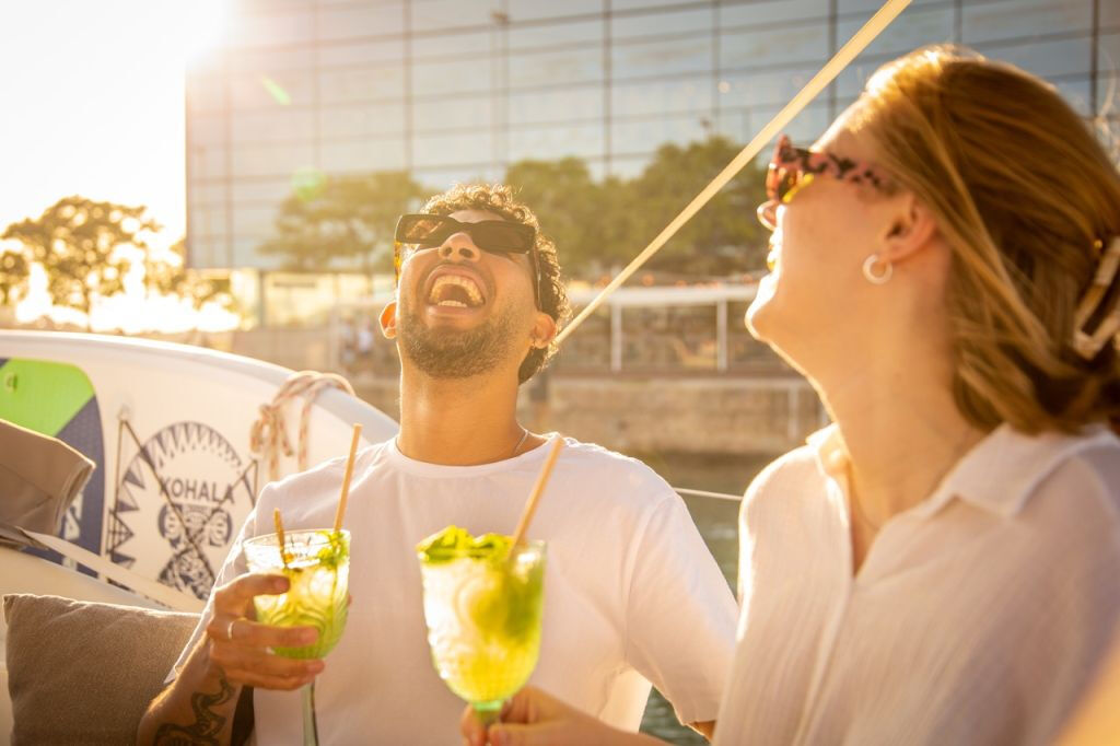 Cocktails Workshop and Sailing Cruise from Barcelona