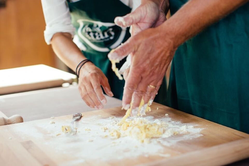 Florença: Aula de culinária com almoço em uma casa de fazenda + passeio pelo mercado local