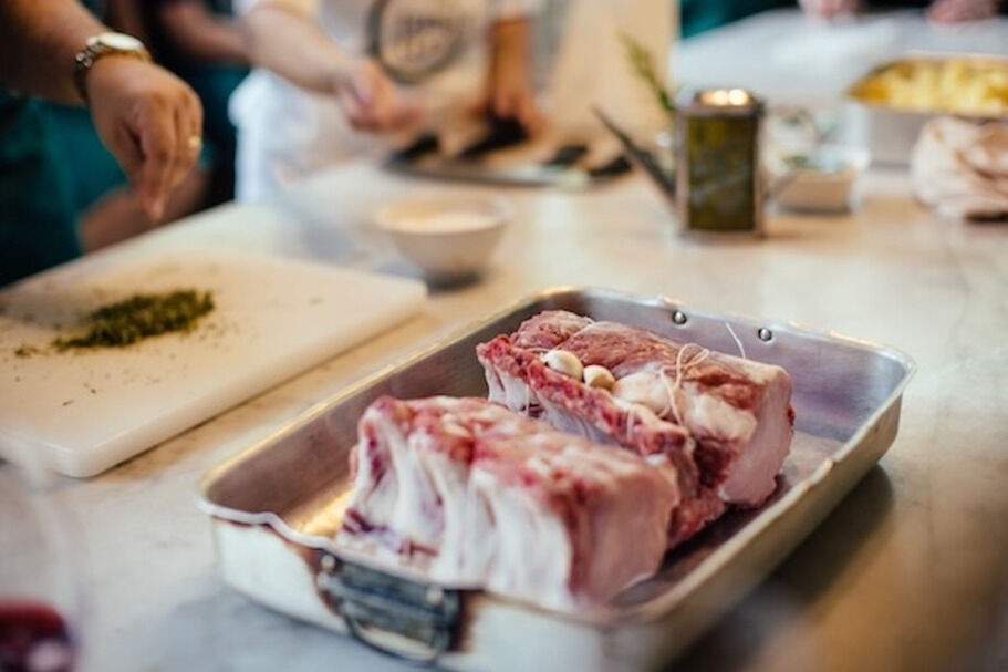 Florença: Aula de culinária com almoço em uma casa de fazenda + passeio pelo mercado local