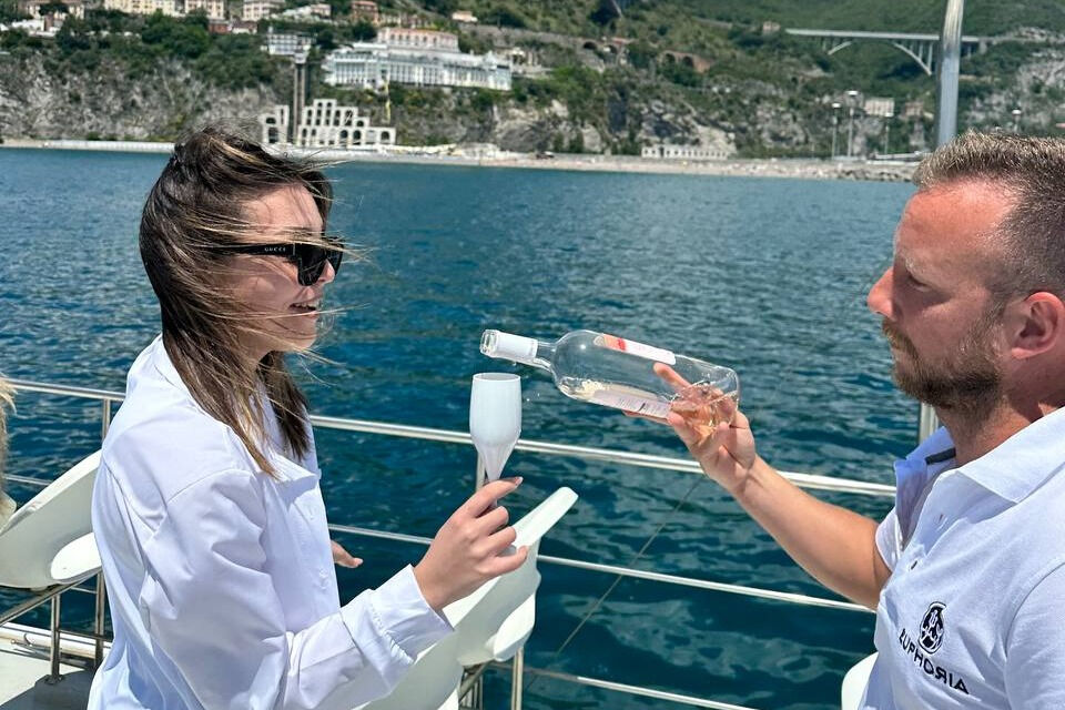 Costiera Amalfitana e Positano: Tour in barca con aperitivo e bagno + Gita di un giorno da Salerno