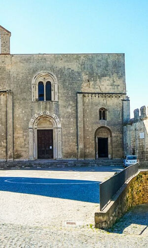 Visita Tarquinia, il luogo degli Etruschi Facile da raggiungere dal porto