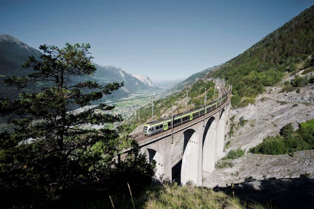 Interlaken et le Train Vert des Alpes suisses : Excursion d'une journée depuis Milan