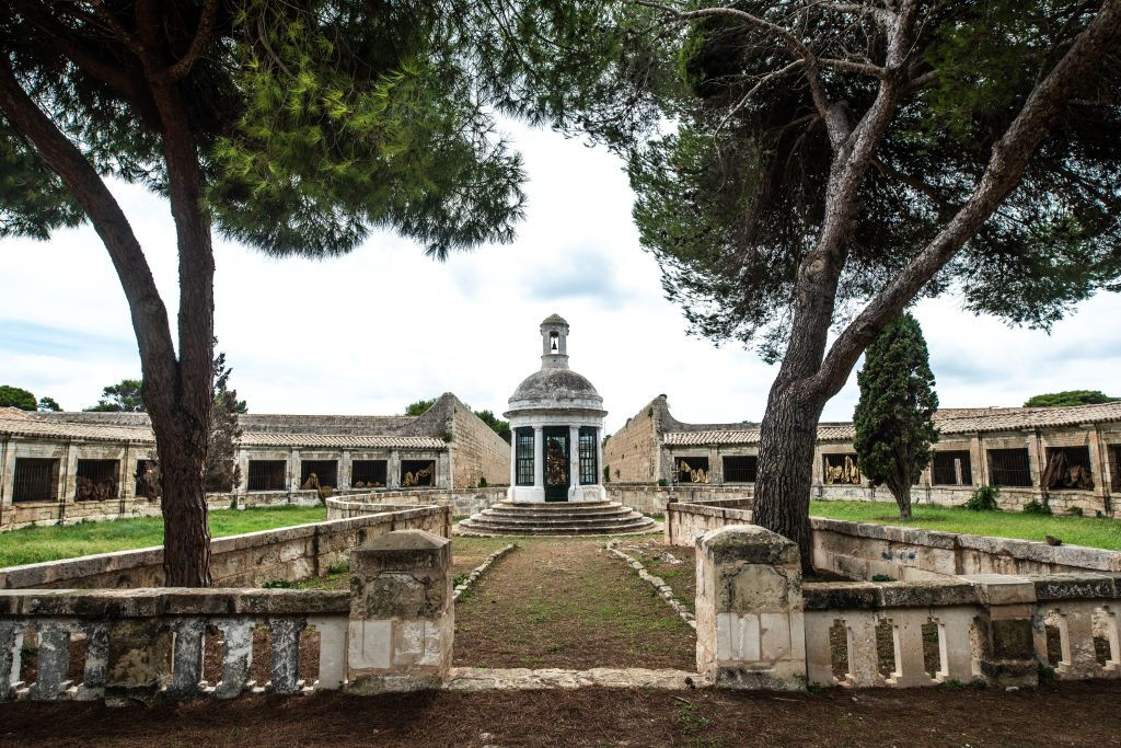 Menorca: Lazareto Island Guided Tour