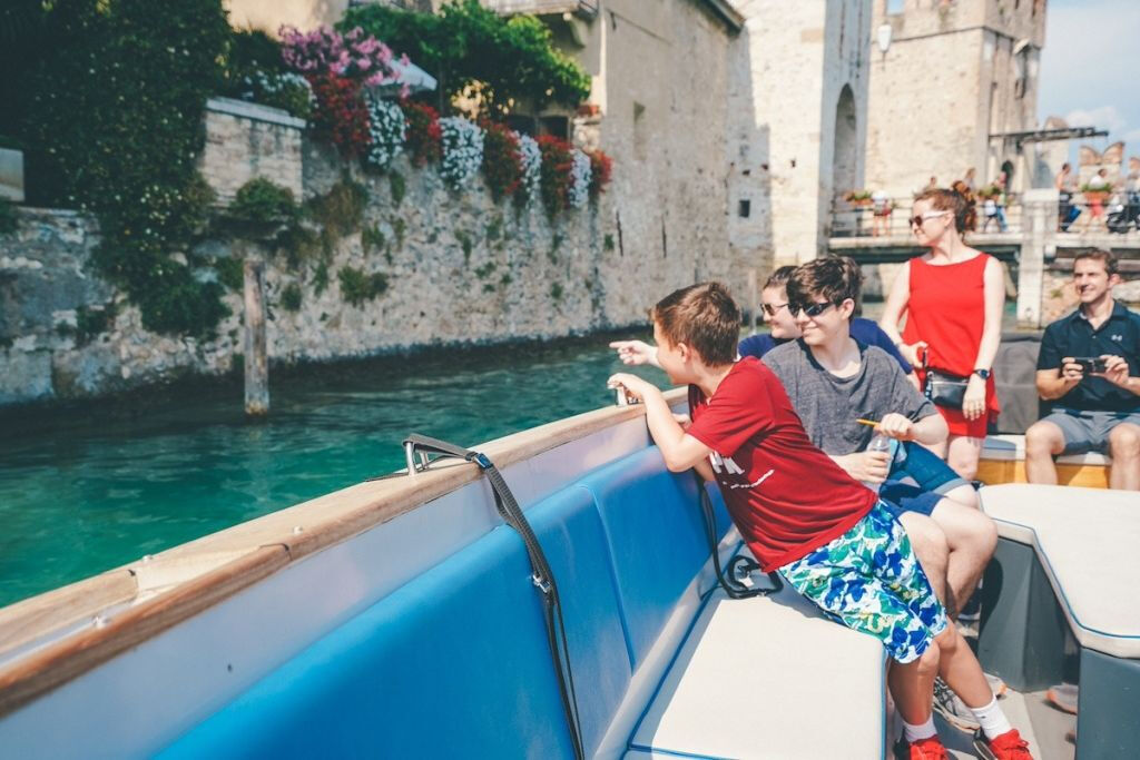 Sirmione: Visita a pie + Visita en barco