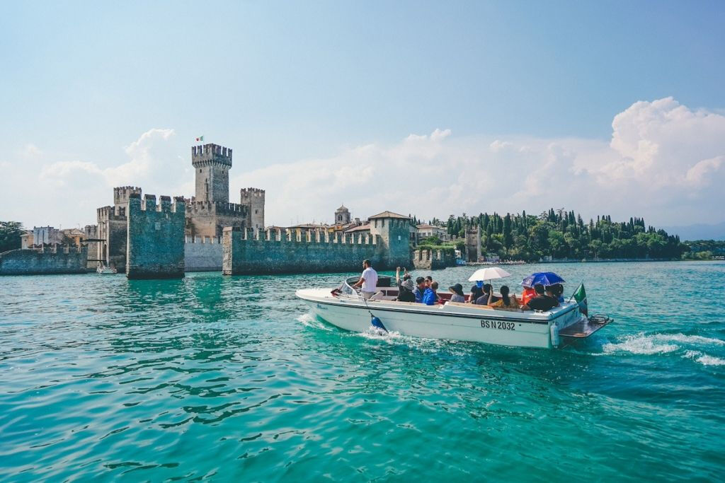 Sirmione: Walking Tour + Boat Tour