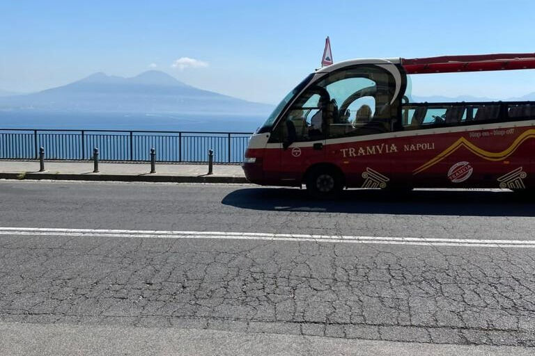 Beducci Bus Nápoles: Excursão Hop-on Hop-off pela cidade