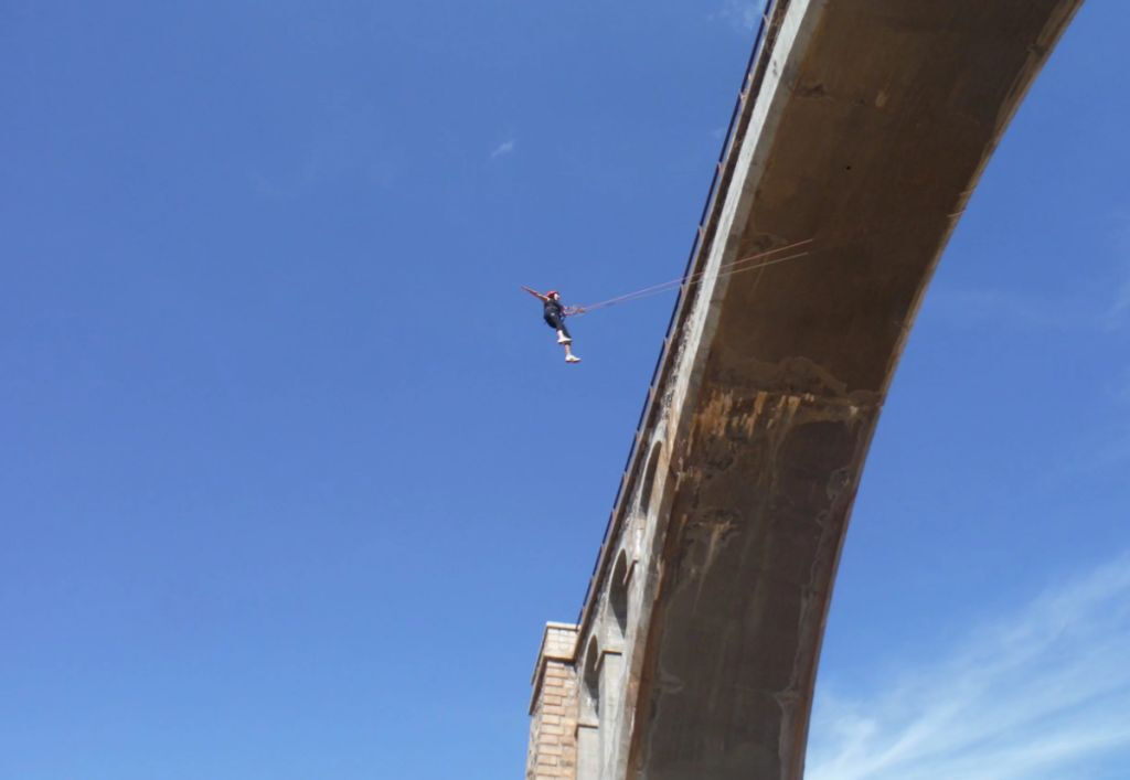 Actividades de aventura em Teruel - Bungee jumping em Alfambra