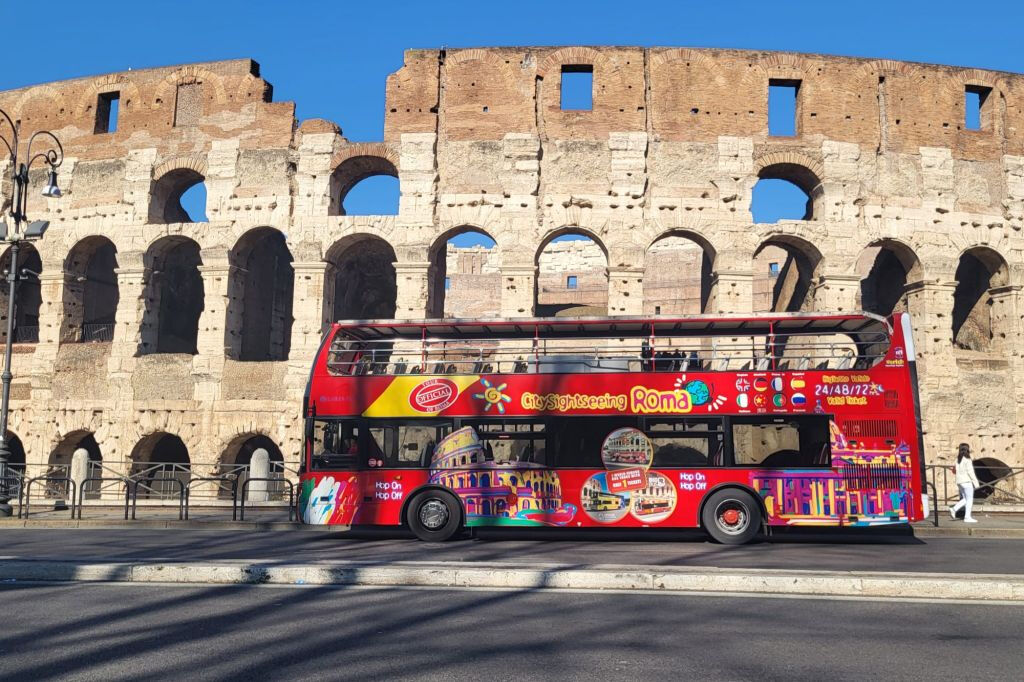 Roma: Bus Hop-on Hop-off + Trasferimenti da Civitavecchia