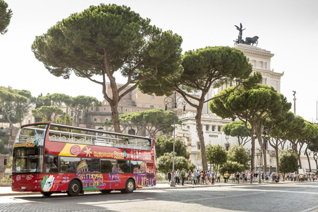 Roma: Bus Hop-on Hop-off + Trasferimenti da Civitavecchia