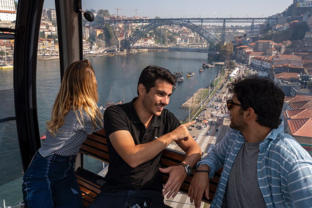 Oporto: Visita a pie, Livraria Lello, Crucero Fluvial y Teleférico
