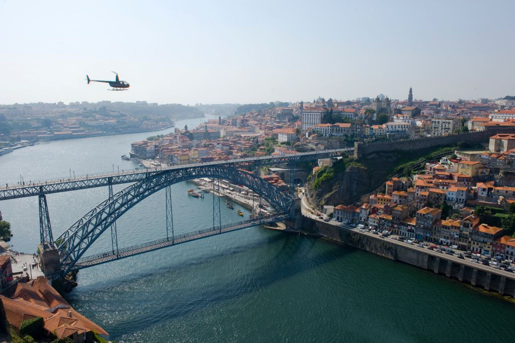 Porto : Vol panoramique en hélicoptère de 10 minutes