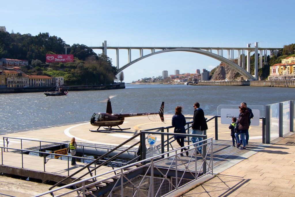 Porto : Vol panoramique en hélicoptère de 10 minutes