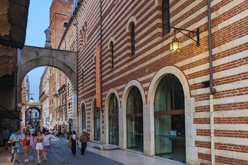 Dante a Verona: Tour a piedi dall'Inferno al Paradiso