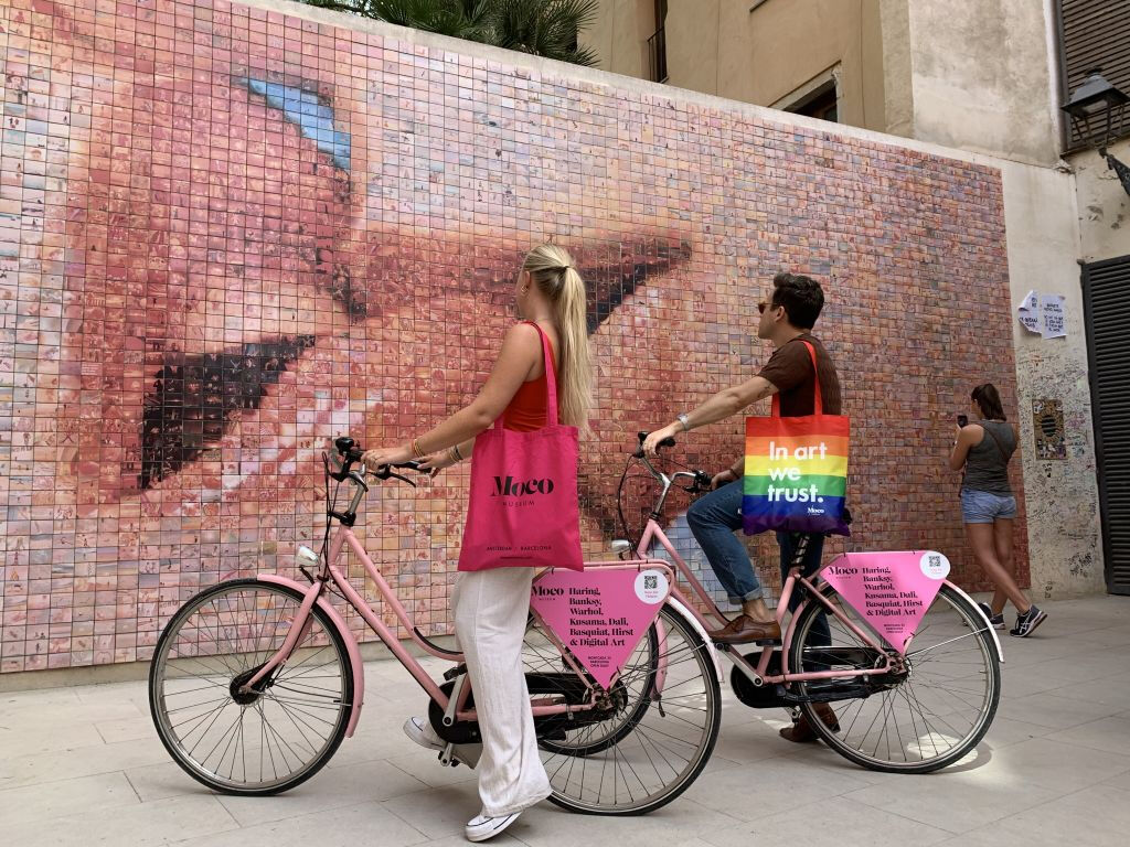 Visite à vélo des arts de la rue à Barcelone