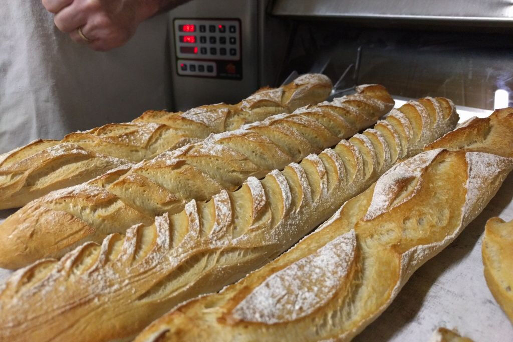 Corso di panificazione in una panetteria francese