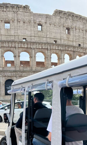 Roma: Tour guidato in golf cart per piccoli gruppi