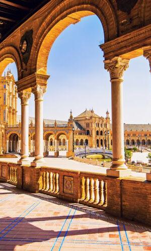 Sevilla: City Walking Tour + Roundtrip from Madrid by Train