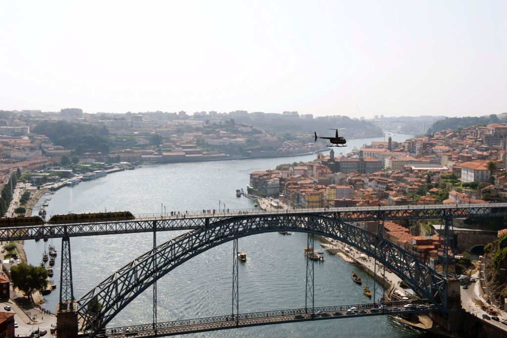Oporto: Visita a pie, paseo en helicóptero y crucero por el río