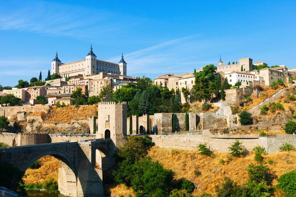 De Madri: Excursão medieval de dia inteiro em Toledo e Ávila