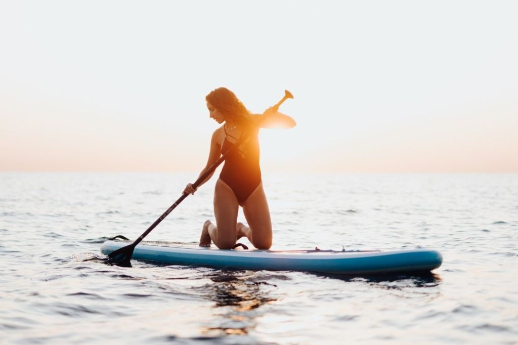 Barcelona: Sunrise Paddle Surf