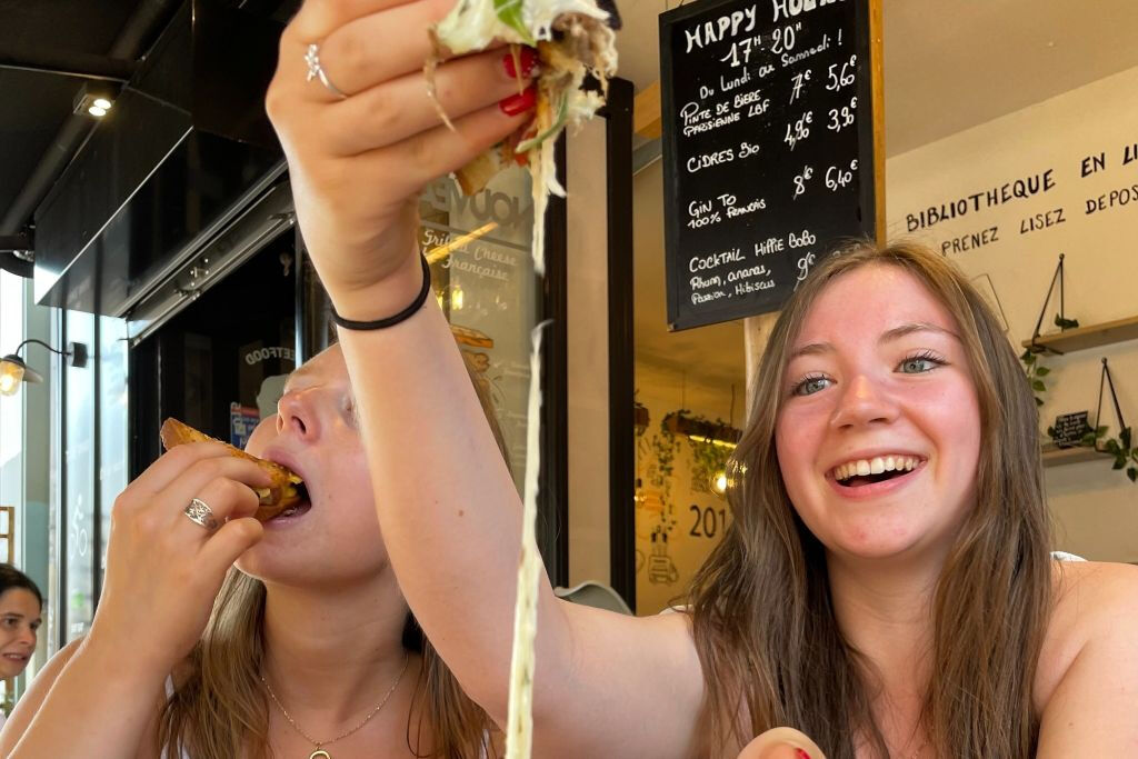 Paris: Canal St Martin Food Tour