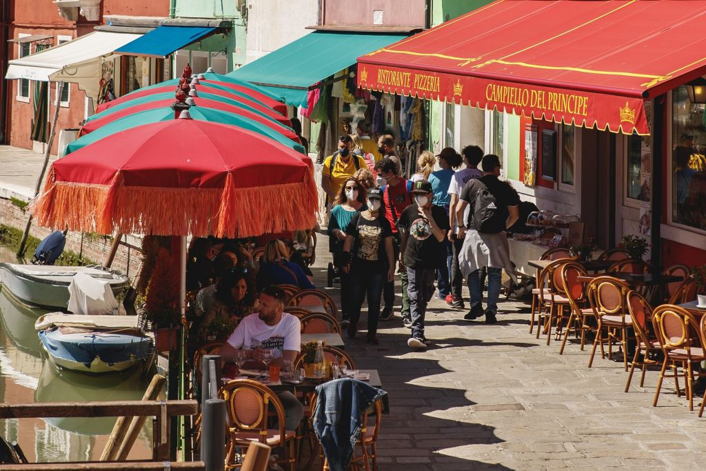 Murano e Burano: passeio de barco com sopro de vidro saindo de Veneza