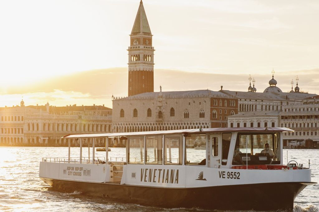 Murano e Burano: passeio de barco com sopro de vidro saindo de Veneza