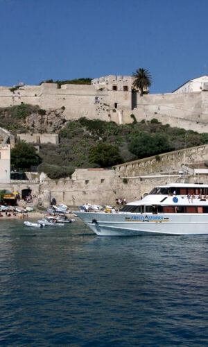 Isole Tremiti da Peschici: tour in traghetto e in barca delle isole