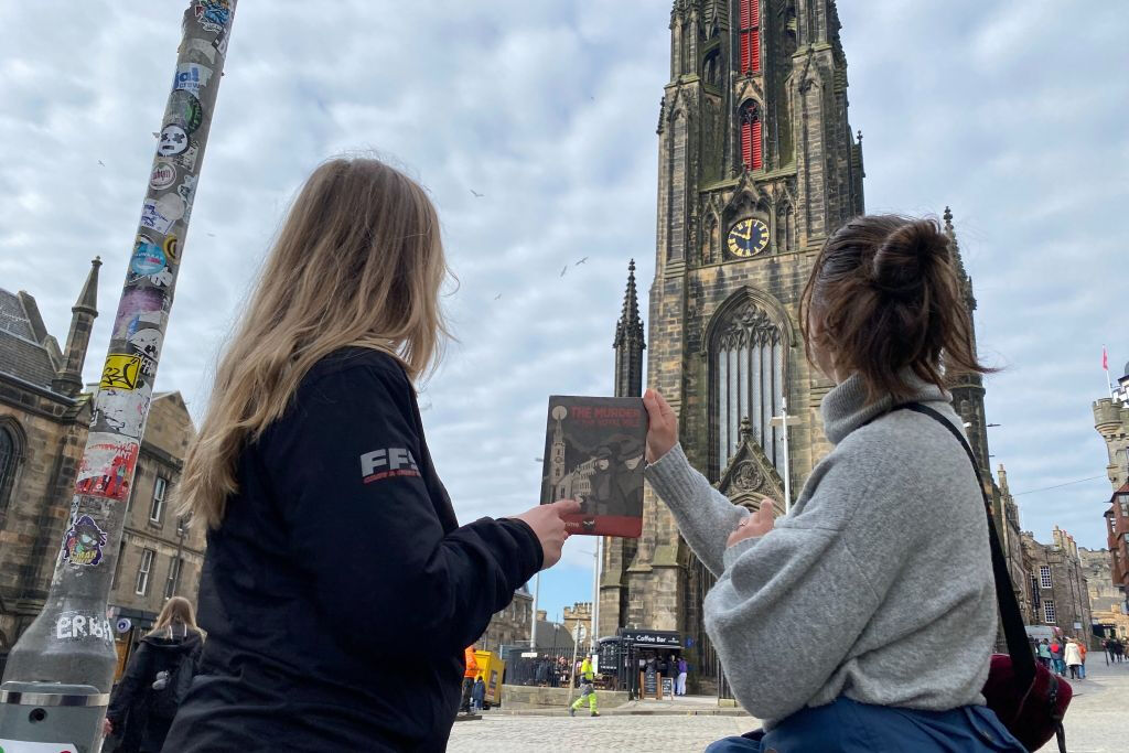 "The Murder on the Royal Mile: Interactive Mystery Hunt in Edinburgh"