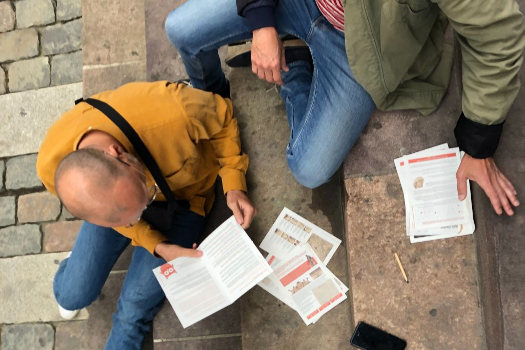"The Murder on the Royal Mile: Interactive Mystery Hunt in Edinburgh"