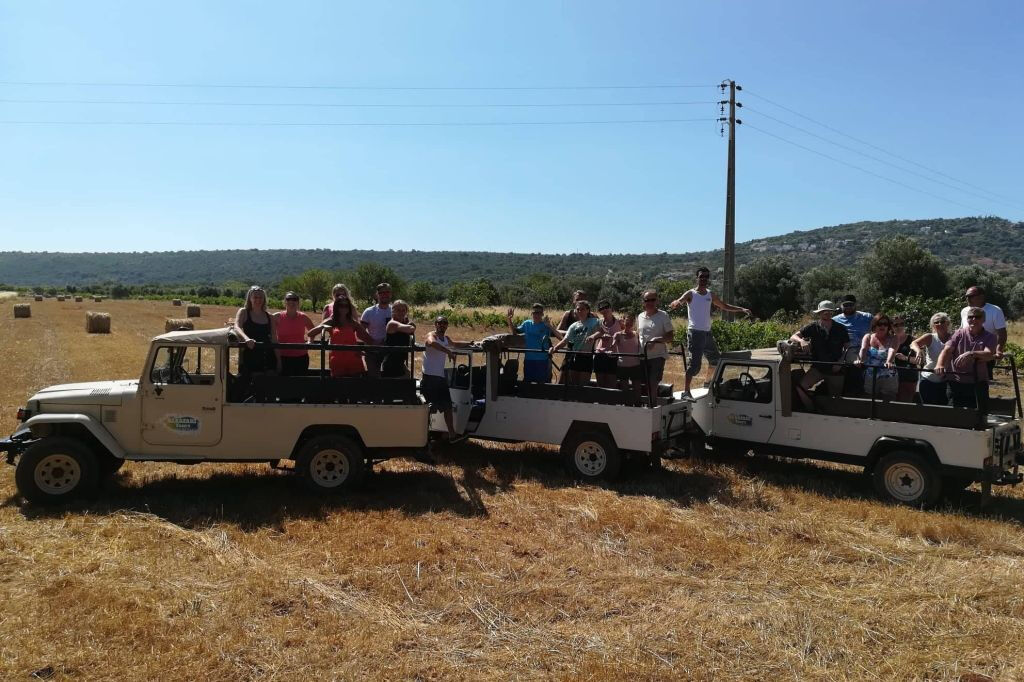 Excursión en Jeep Safari al Atardecer con Cena