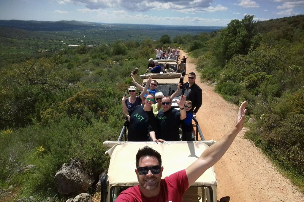 Excursión en Jeep Safari al Atardecer con Cena