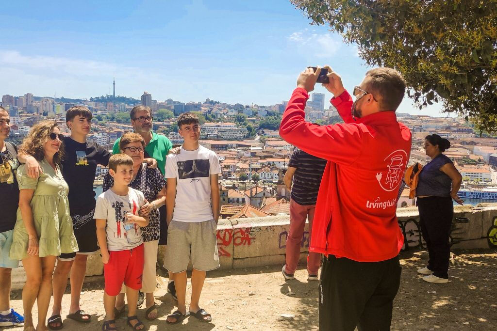 Porto au coucher du soleil : Visite guidée de la ville en Tuk Tuk avec vin