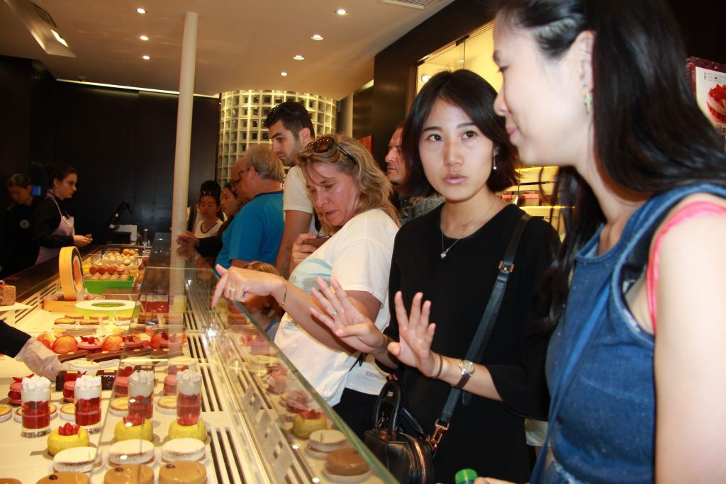 "Tour de degustação de doces e chocolates em Saint-Germain-des-Prés em Paris"