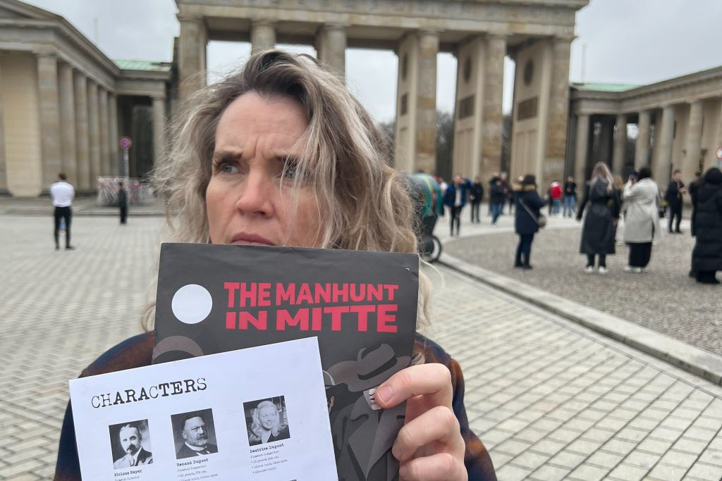 The Manhunt in Mitte: Interactive Mystery Hunt in Berlin