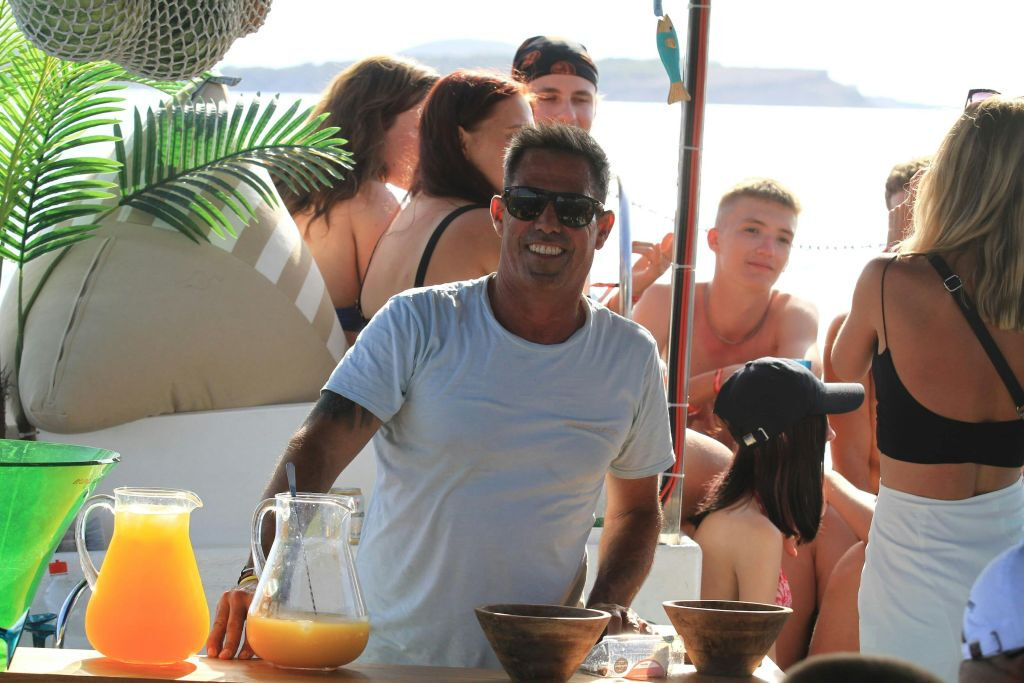 Ibiza: Midday Boat Tour Cala Bassa, Cala Comte & Caves